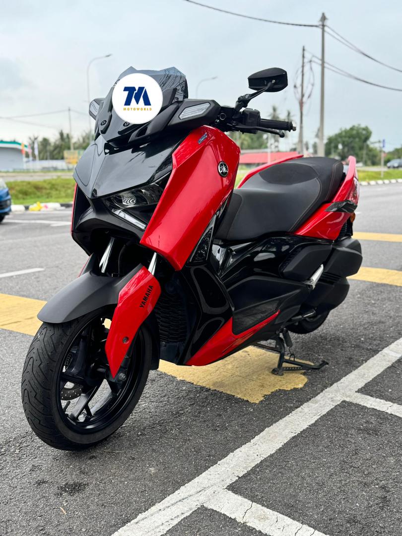 2024 YAMAHA XMAX 250 V2 - Image 4