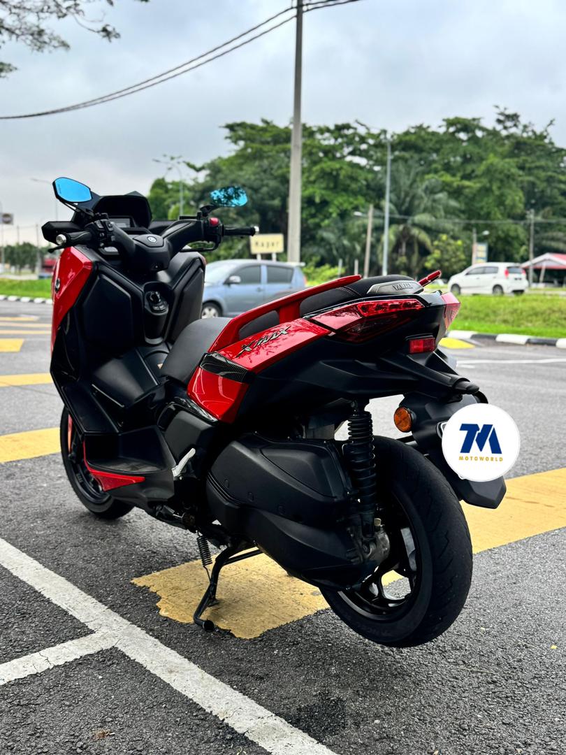 2024 YAMAHA XMAX 250 V2 - Image 2