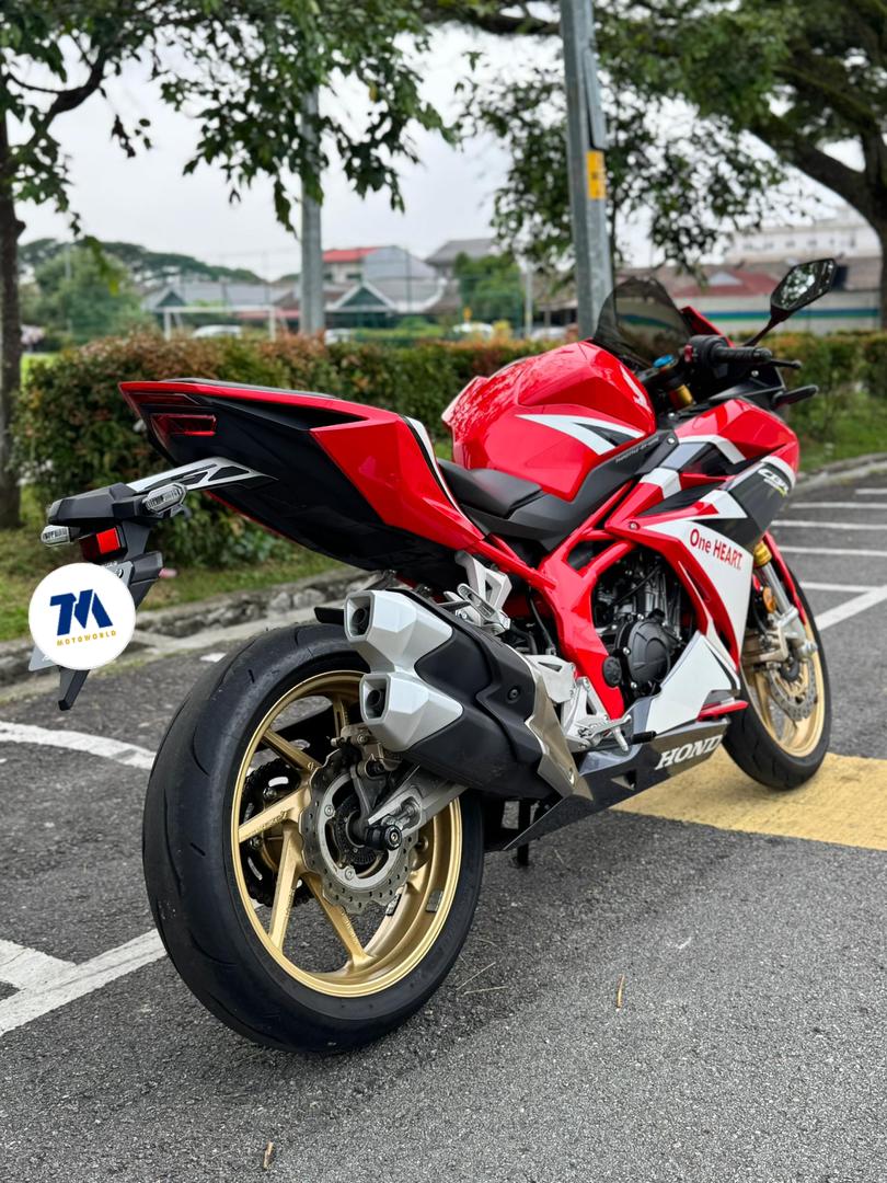 HONDA CBR250RR TRICO - Image 2