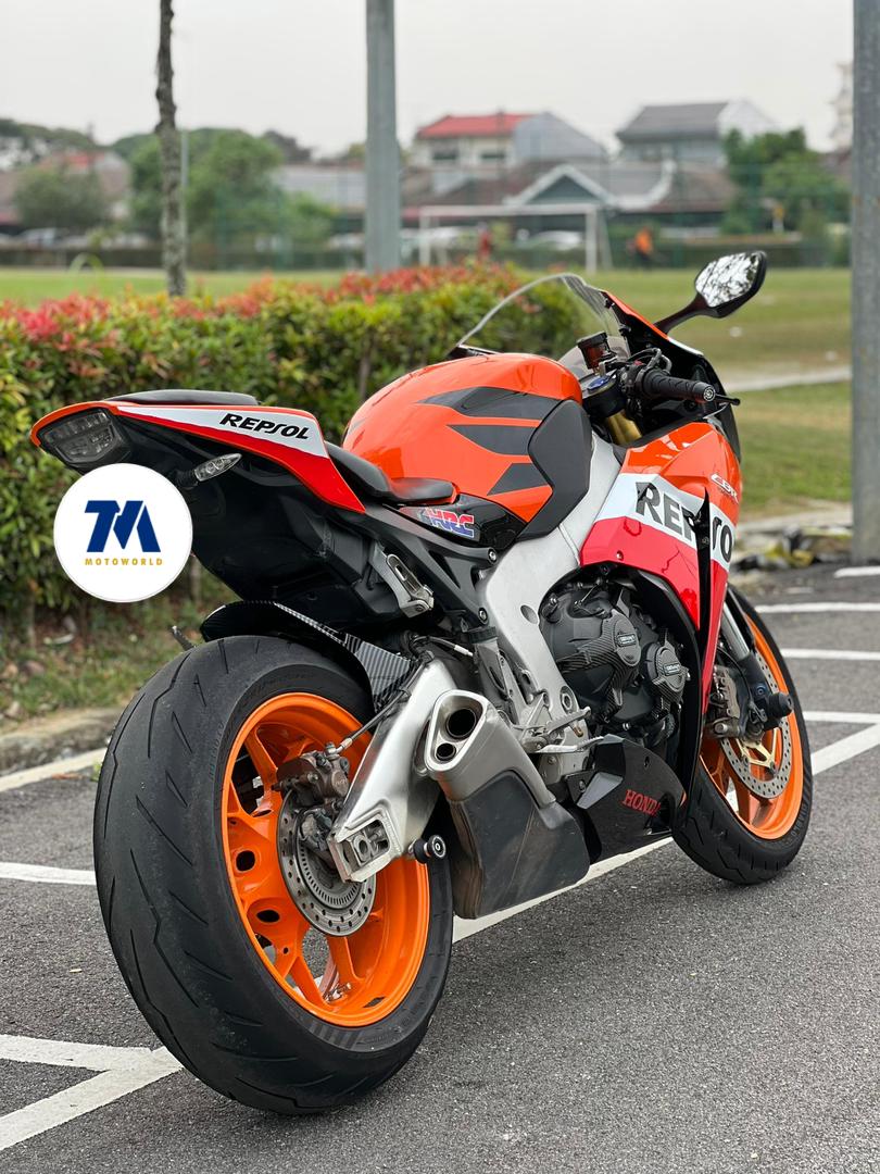 Honda CBR1000RR - Image 5