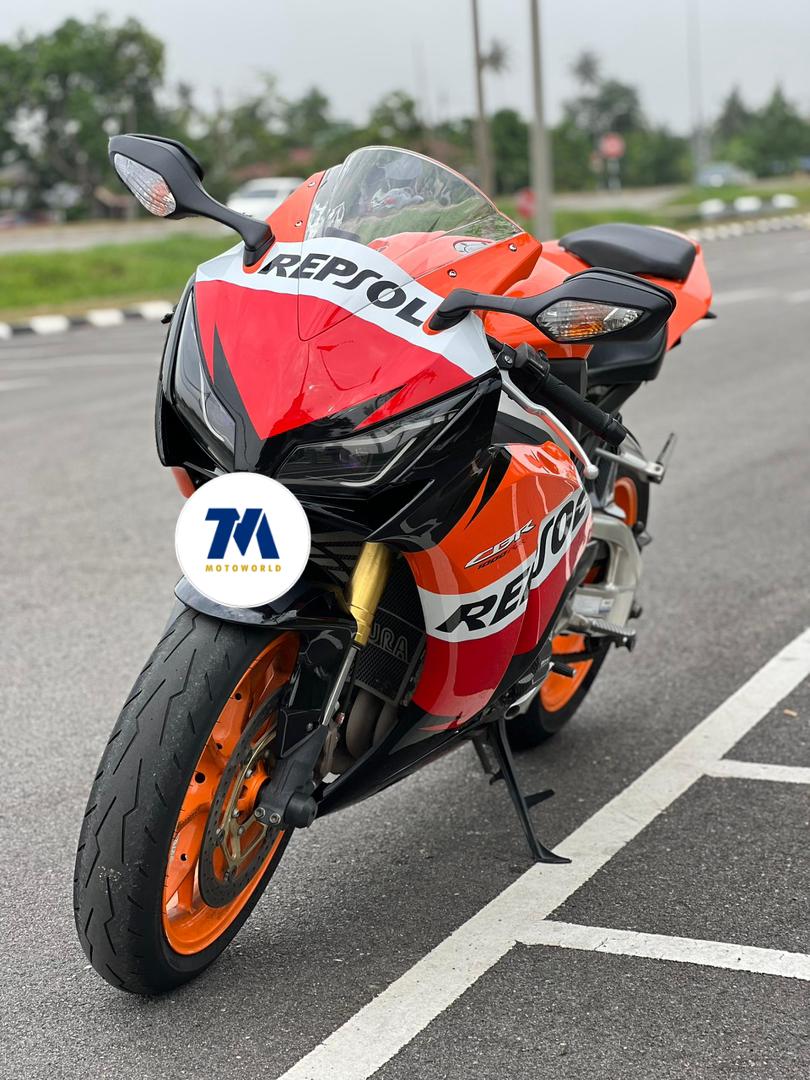 Honda CBR1000RR - Image 2