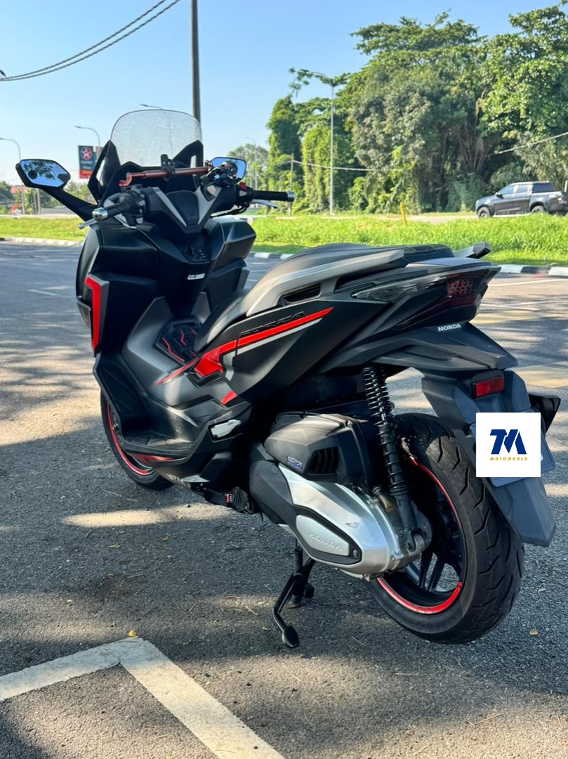 Honda Forza 250 - Image 4