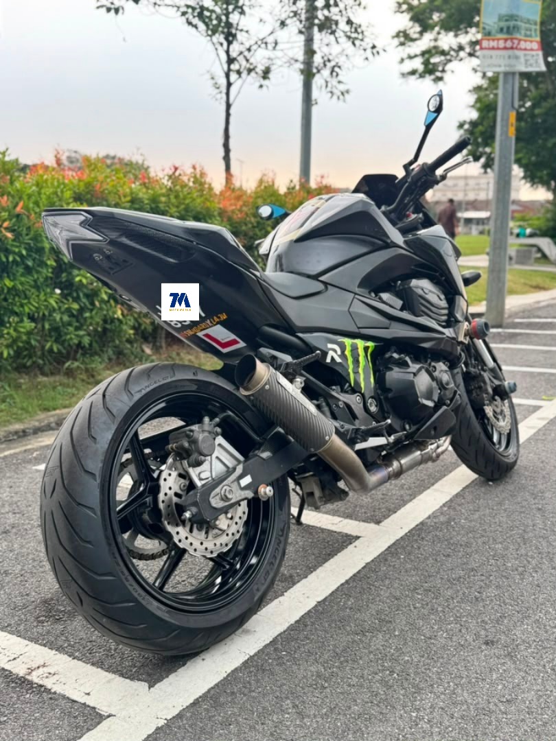 2012 Kawasaki Z800 | Batman Black | Aftermarket Exhaust | Windshield - Image 4