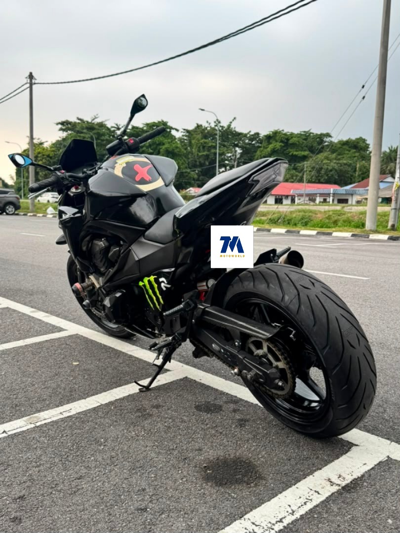 2012 Kawasaki Z800 | Batman Black | Aftermarket Exhaust | Windshield - Image 5