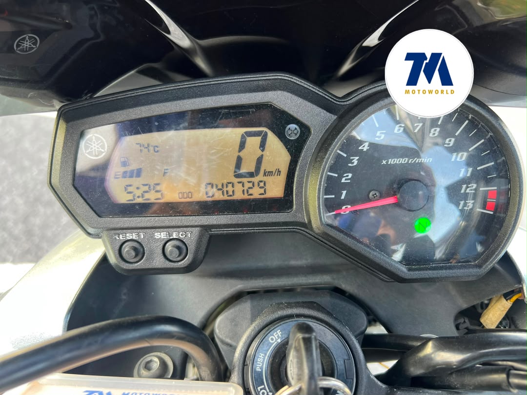 2014 Yamaha XJ6 | Full System Exhaust | Windshield - Image 5