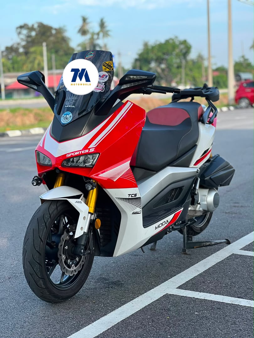 2025 Moda Sporter S | Red - Image 2
