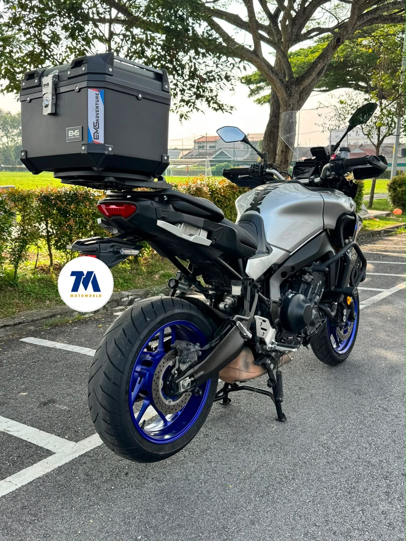 2022 Yamaha Tracer 9 GT | Top Box | Spotlight | Double Stand - Image 3