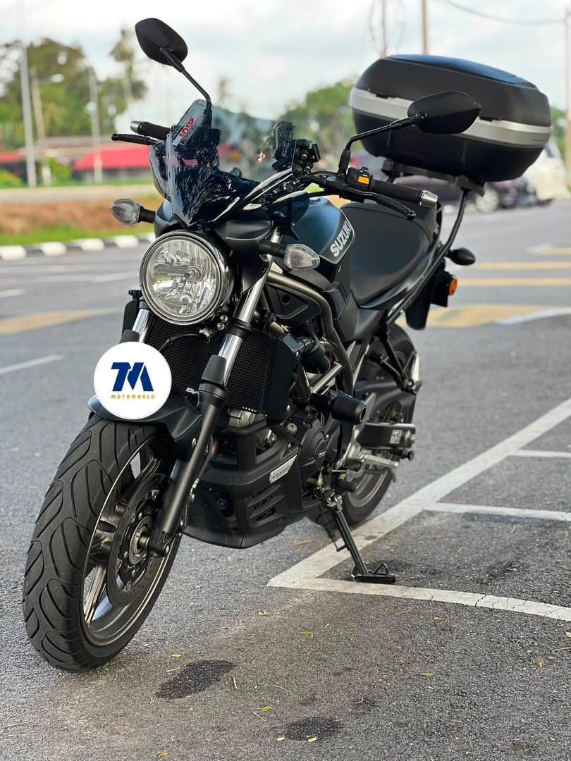 2025 Suzuki SV650 | Top Box | Low Mileage - Image 2