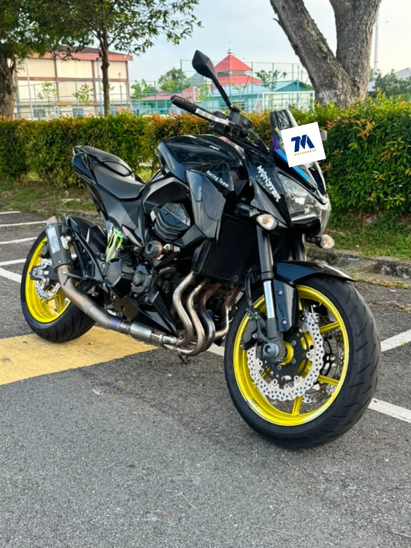 2012 Kawasaki Z800 | Batman Black | Aftermarket Exhaust | Windshield - Image 2