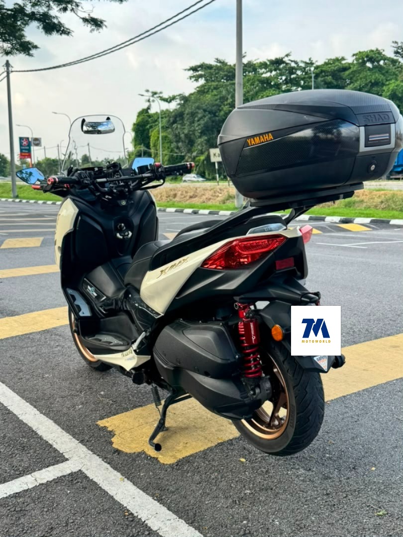 2023 Yamaha XMAX 250 | White | Top Box | Windshield - Image 3