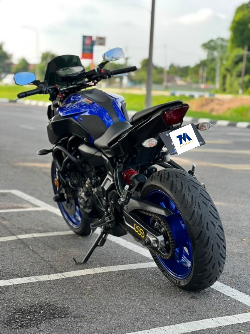 2019 Yamaha MT-07 | Akrapovic Exhaust | Windshield - Image 4