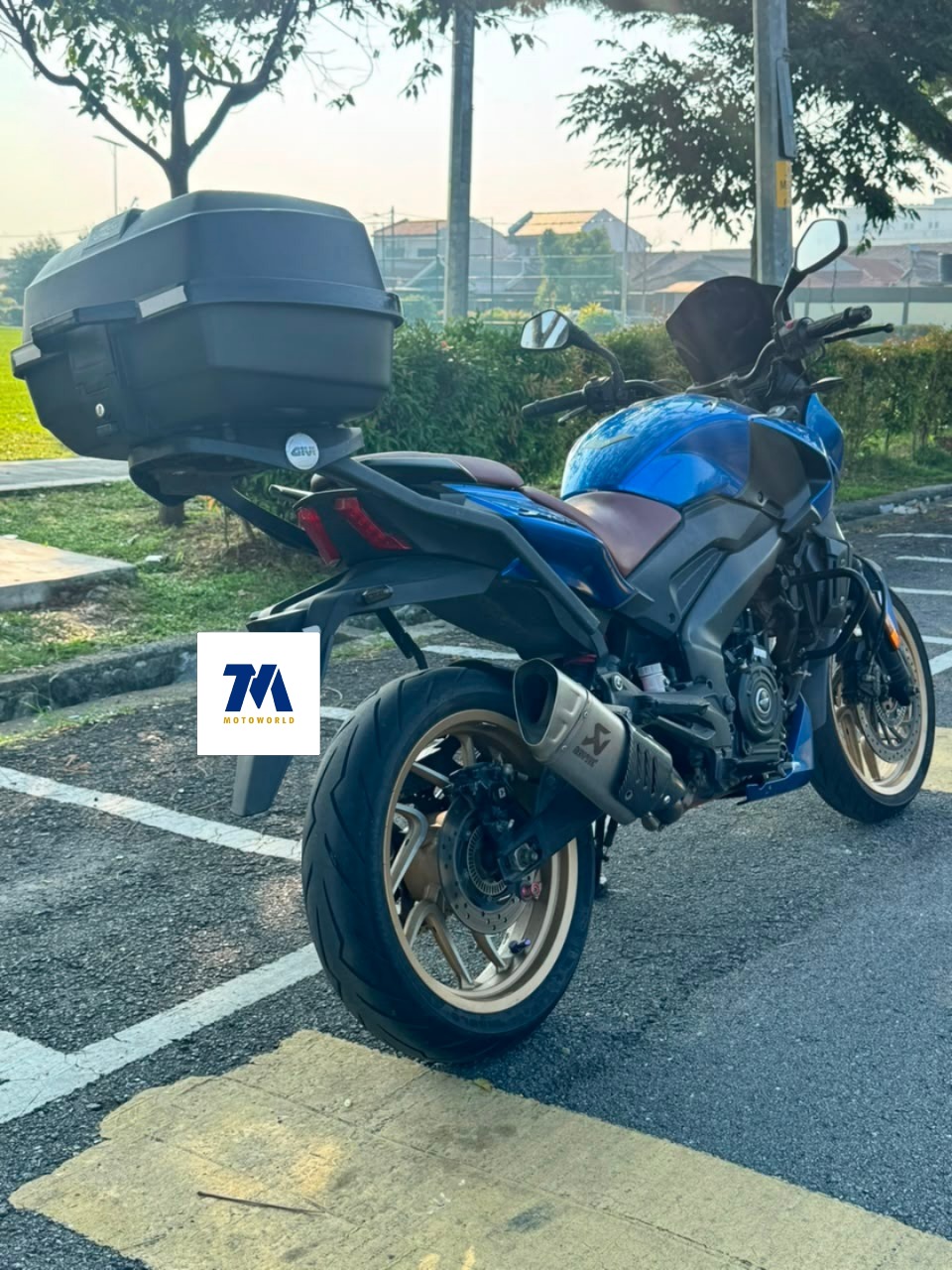 2018 Modenas Dominar 400 | Top Box | Windshield - Image 3