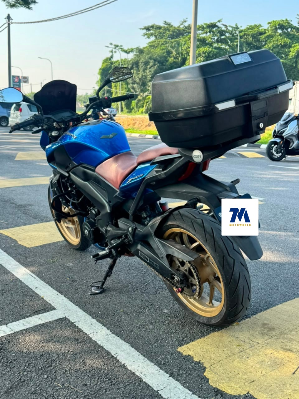 2018 Modenas Dominar 400 | Top Box | Windshield - Image 4