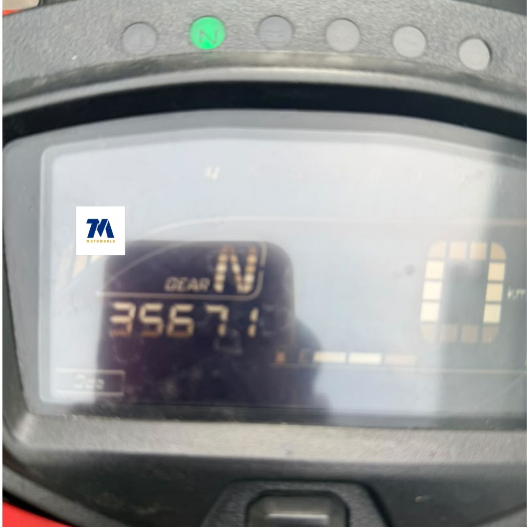 2019 Yamaha Y15ZR | Red - Image 4