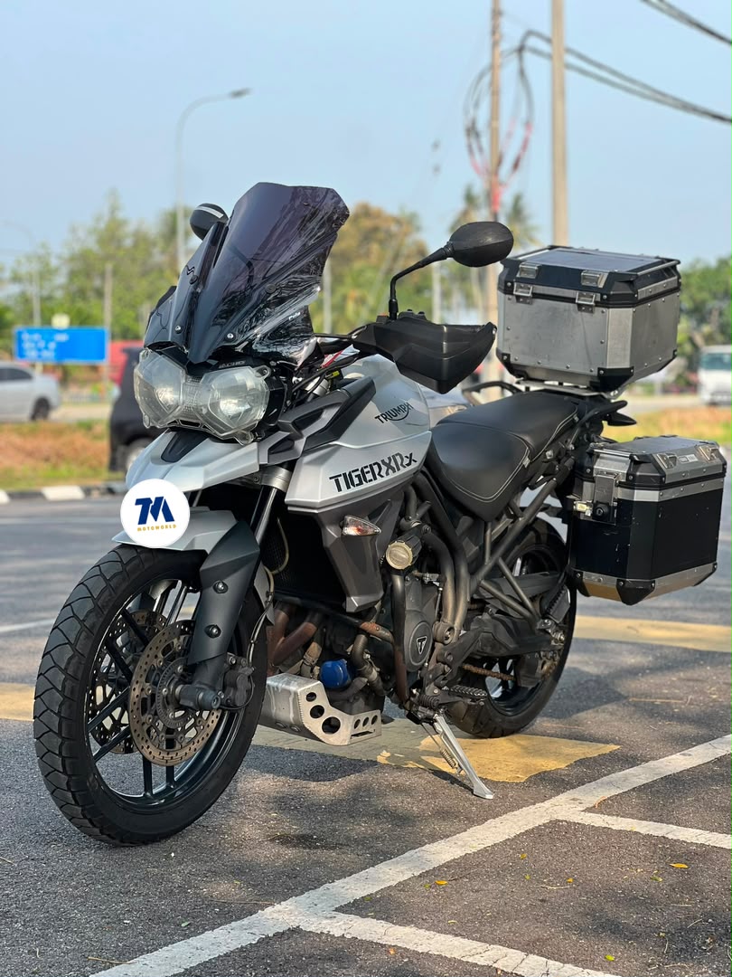 2016 Triumph Tiger 800 XRX | Top Box & Side Box | Crash Bar | Windshield - Image 2