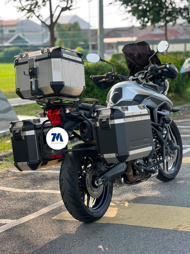2016 Triumph Tiger 800 XRX | Top Box & Side Box | Crash Bar | Windshield - Image 3
