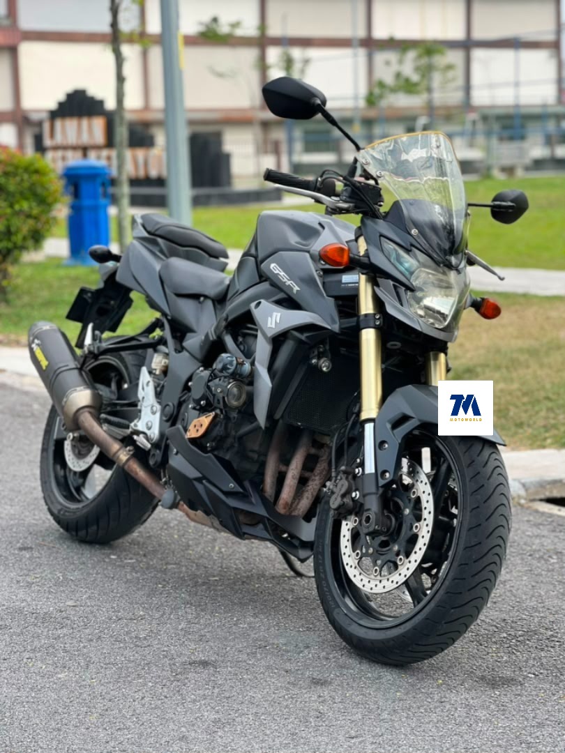2014 Suzuki GSR750 | Black | Akrapovic Slip On | Wind Shield