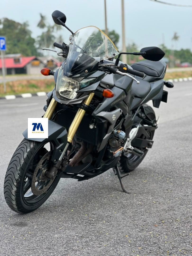 2014 Suzuki GSR750 | Black | Akrapovic Slip On | Wind Shield - Image 2