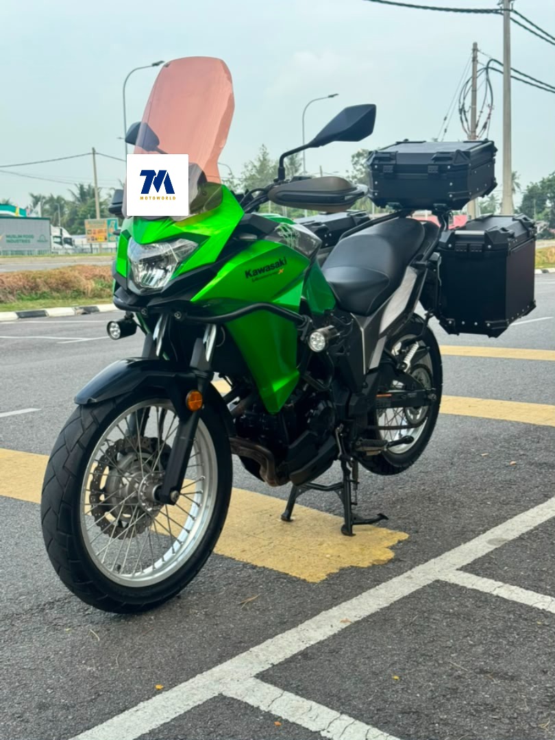 2017 Kawasaki Versys 650 | Original Colour | 3 Box | Handguard - Image 2