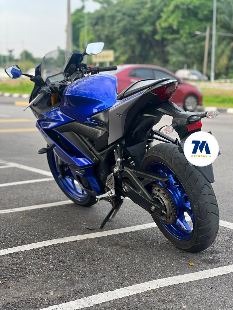 2021 Yamaha YZF-R25 - Image 4