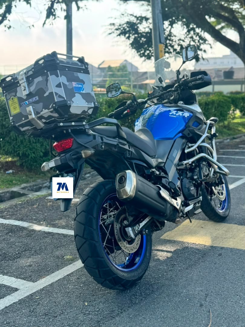 2022 Suzuki V-Strom 650XT | Blue | Top Box | Crash Bar | Handguard | Sport Light - Image 4