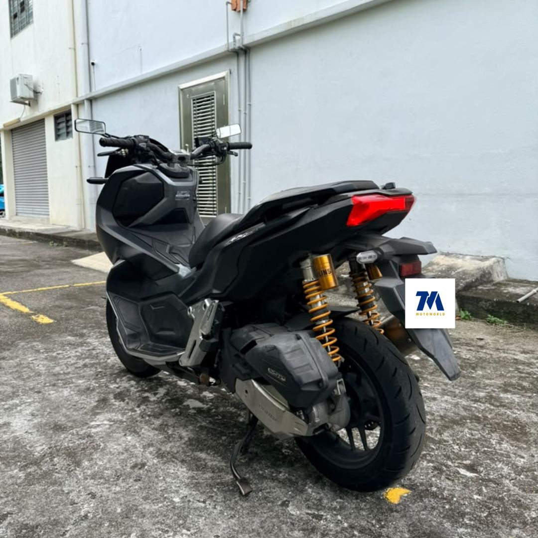 2022 Honda ADV 150 | Black - Image 3