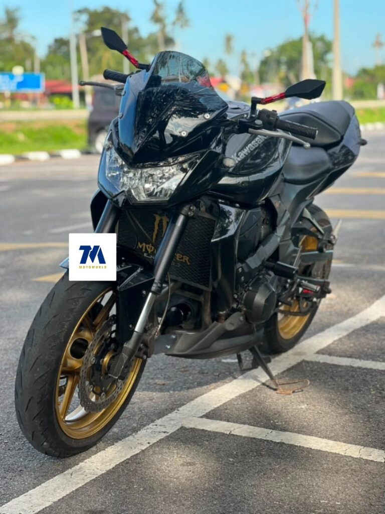 Front 3/4 view of the black Kawasaki Z750 motorcycle