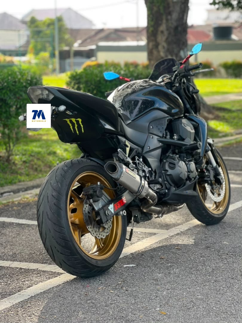 2010 Kawasaki Z750 | Super Black | Aftermarket Exhaust - Image 4