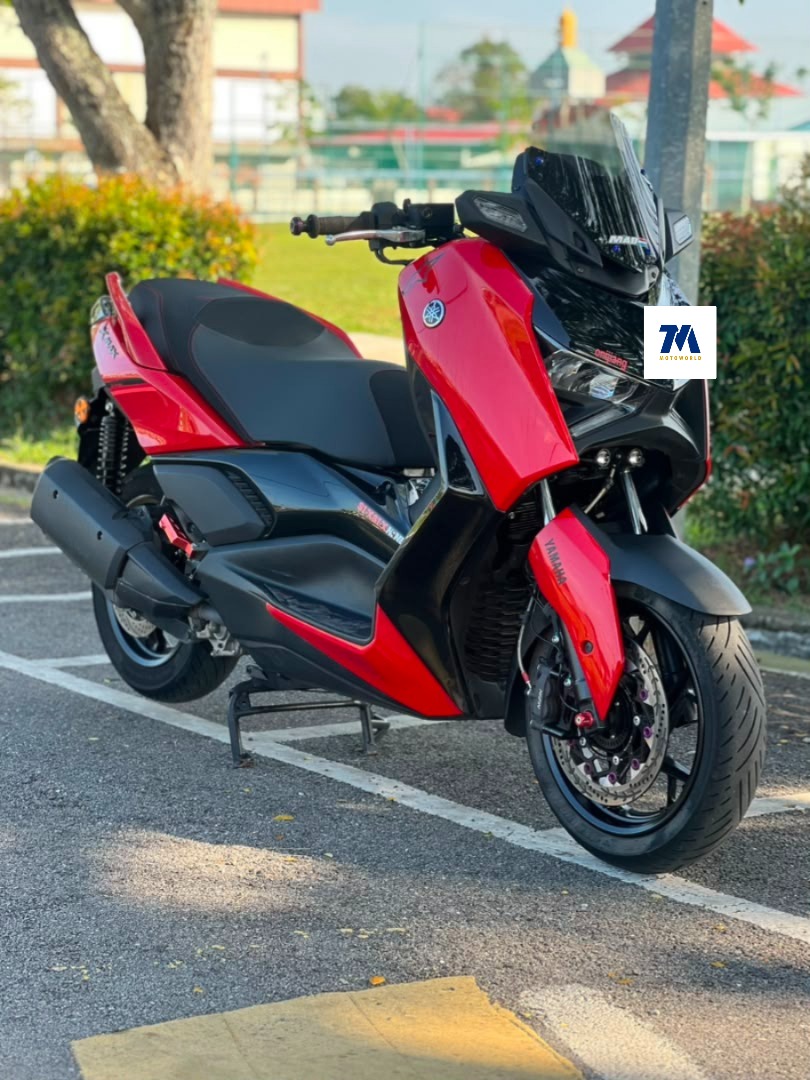 2025 Yamaha XMAX V2 | Red | Naked Handle - Image 2