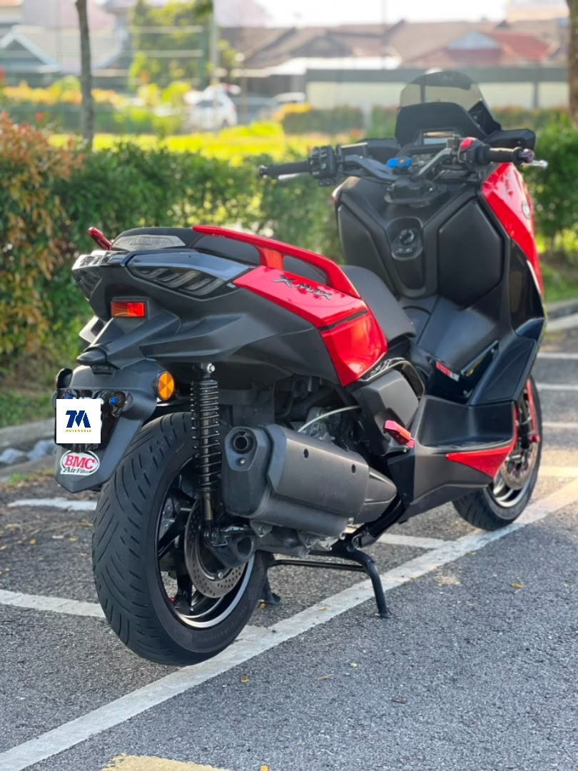 2025 Yamaha XMAX V2 | Red | Naked Handle - Image 4