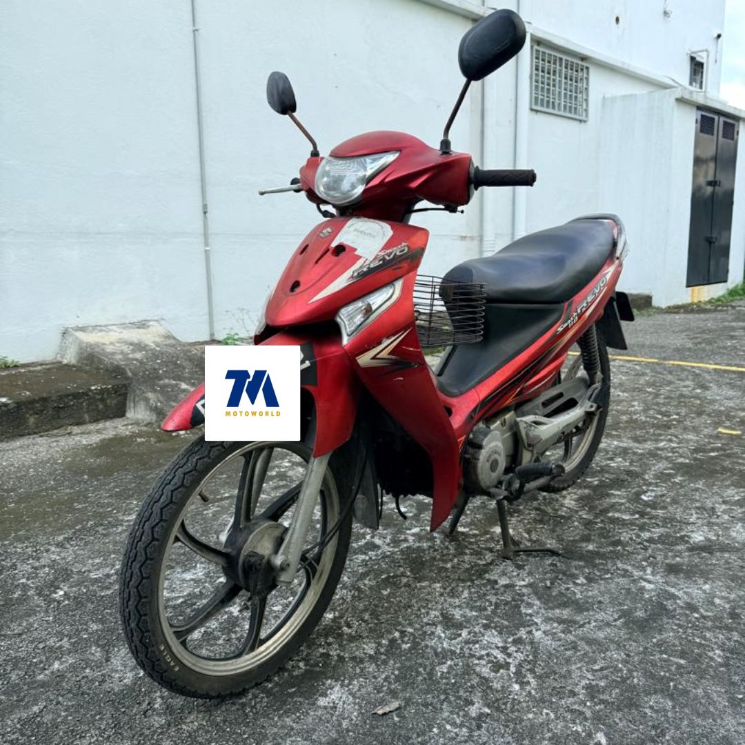 front view of a red Smash Revo motorcycle