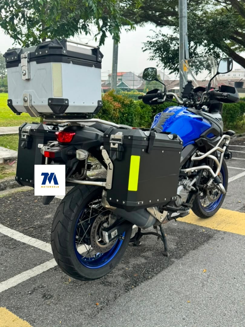 2022 Suzuki V-Strom 650XT | Blue | Top Box | Side Box - Image 3