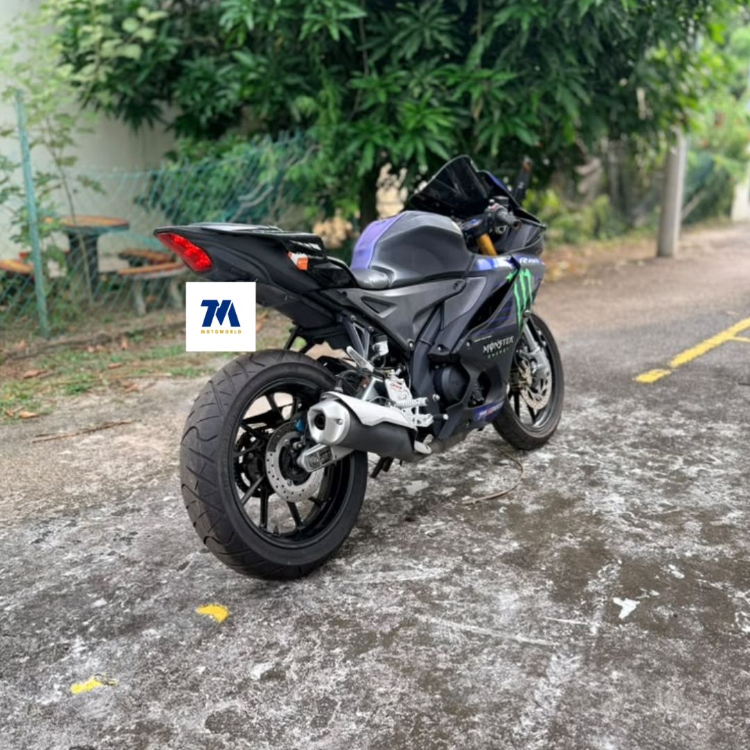 2022 Yamaha R15M - Image 3