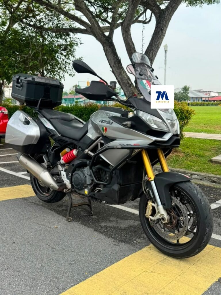 Front-3/4 view of the Aprilia Caponord 1200 motorcycle
