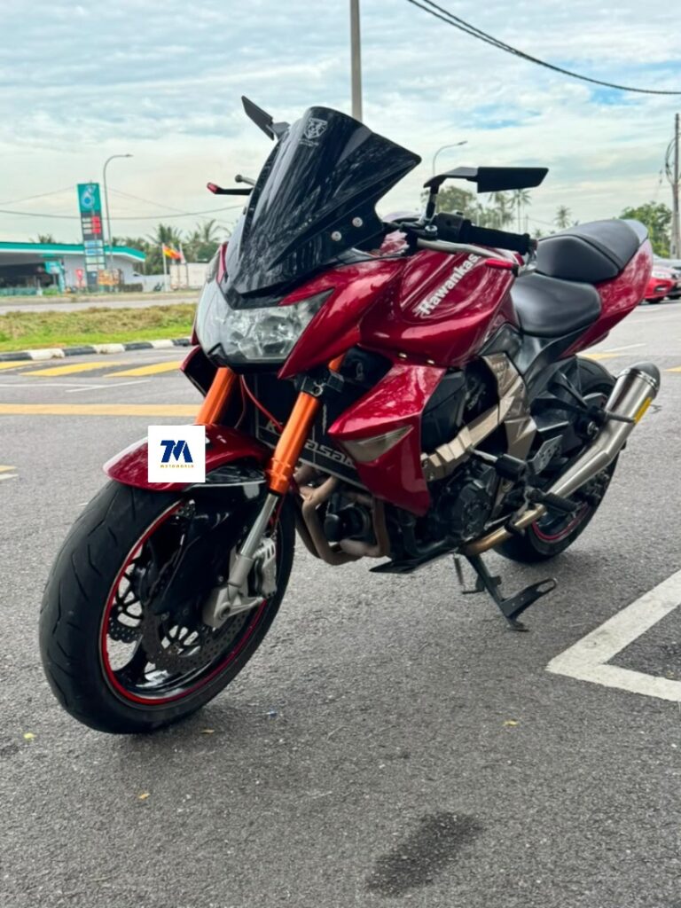 Front view of a red Kawasaki Z1000 motorcycle