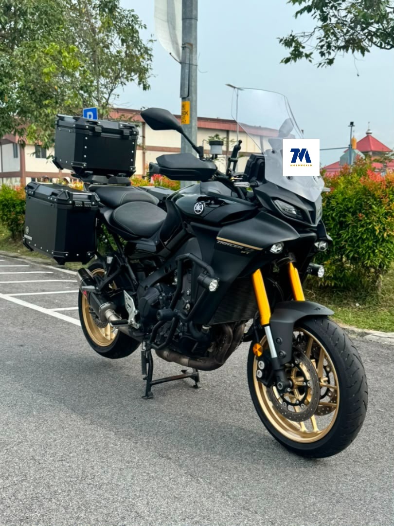 2024 Yamaha Tracer 9GT | Black | Top Box | Side Box | Crash Bar | Sport Light | Full System Exhaust - Image 2