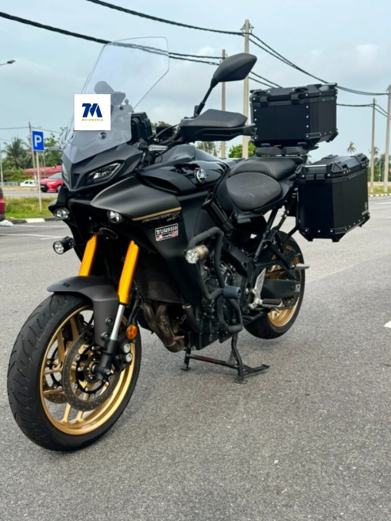 Front view of Yamaha Tracer 9GT motorcycle