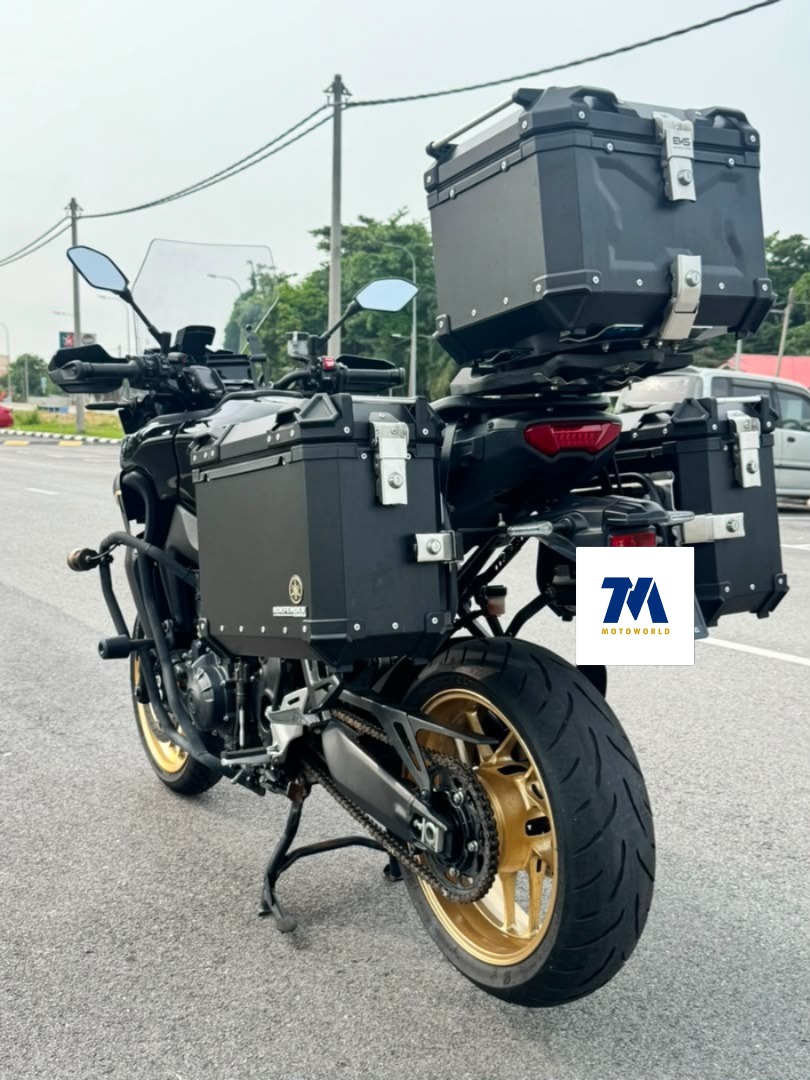 2024 Yamaha Tracer 9GT | Black | Top Box | Side Box | Crash Bar | Sport Light | Full System Exhaust - Image 4