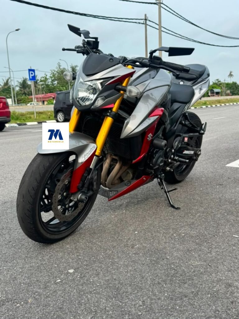 Front view of Suzuki GSX-S750 motorcycle facing the camera
