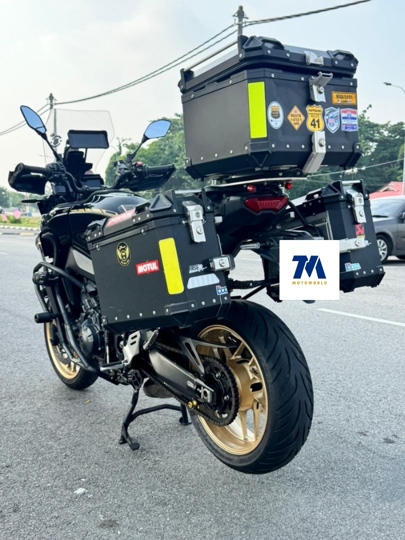 2023 Yamaha Tracer 9GT | Super Black | Top Box | Side Box | Crash Bar - Image 4