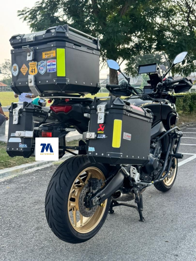 2023 Yamaha Tracer 9GT | Super Black | Top Box | Side Box | Crash Bar - Image 3