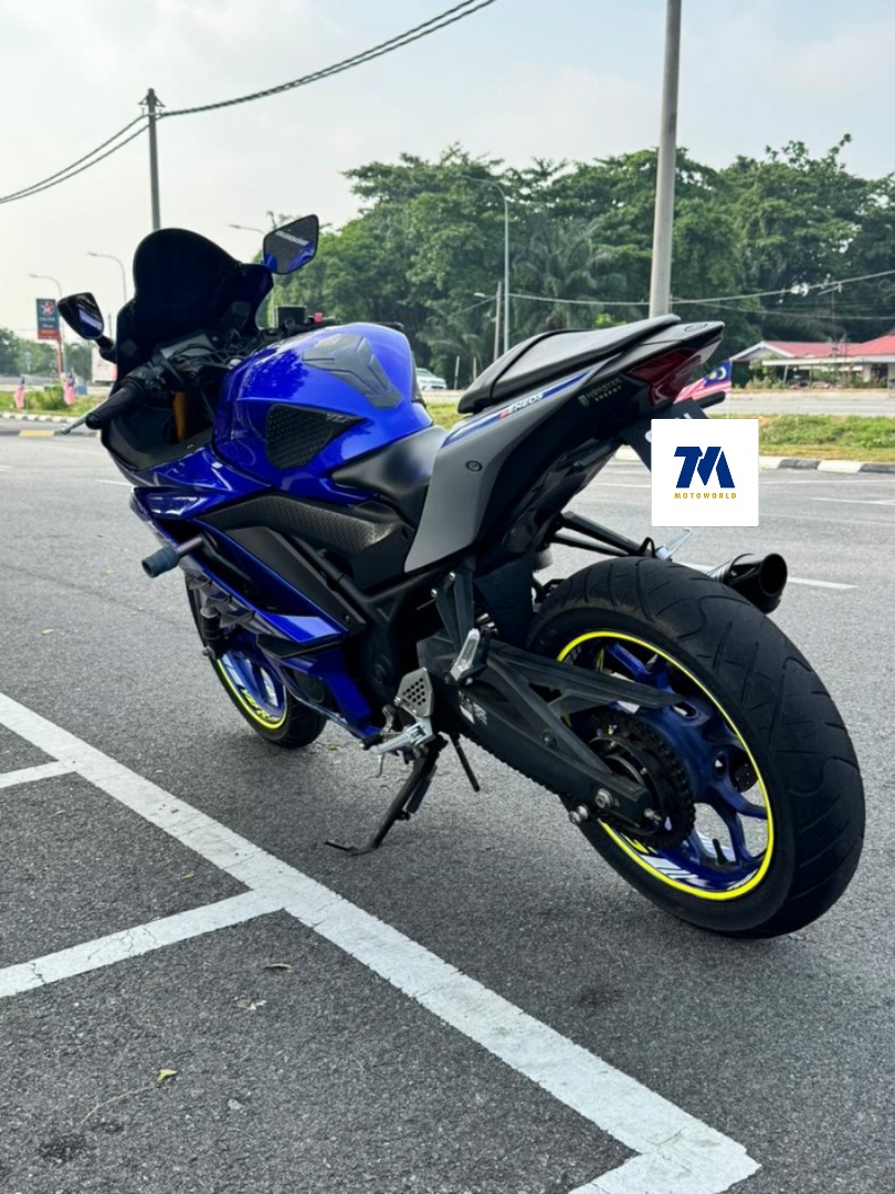 2020 Yamaha R25 | Blue | Aftermarket Exhaust | Bubbler Windshield - Image 4