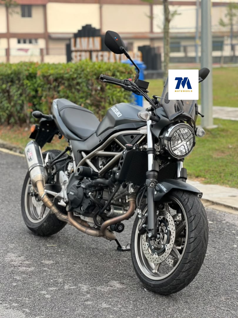 2025 Suzuki SV650 | Slip On Yoshimura Muffler | Windshield | Head Lamp Protector - Image 2