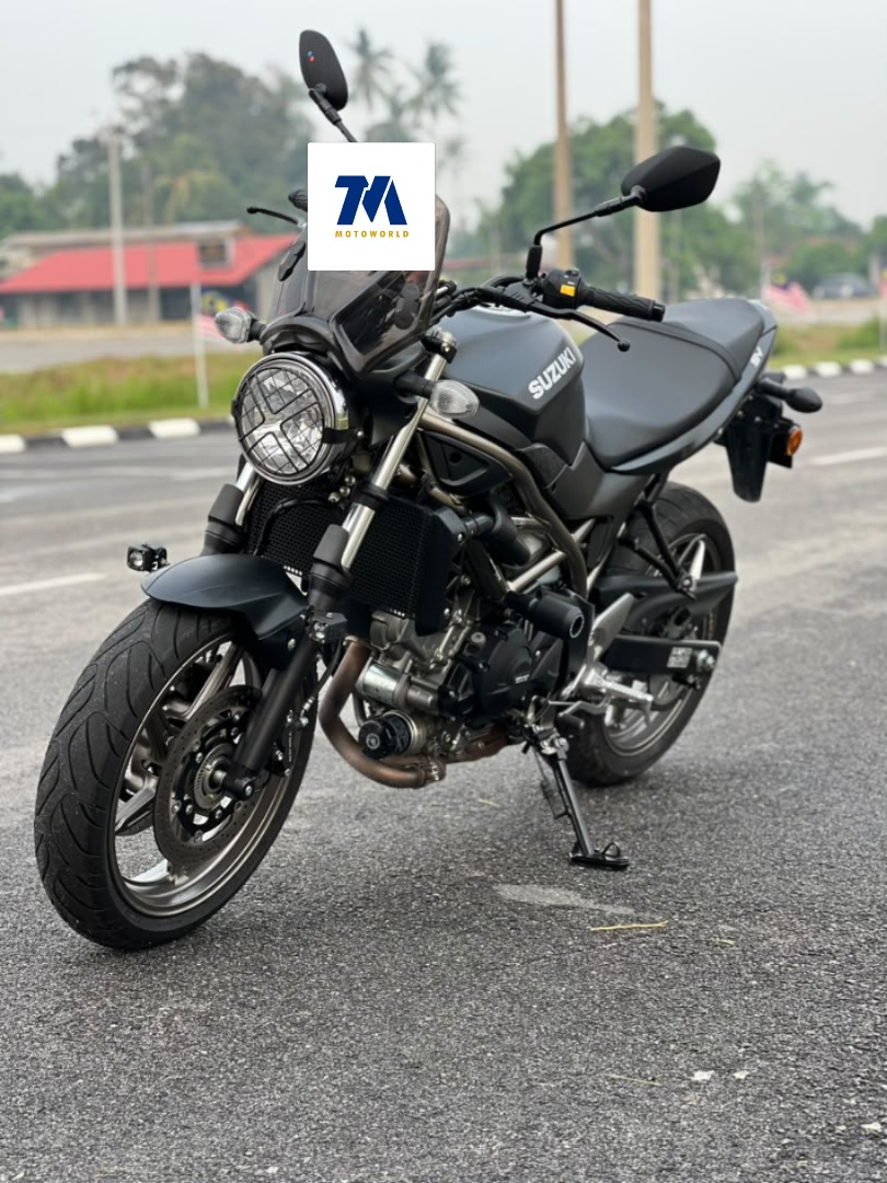 Front view of Suzuki SV650, V-twin engine