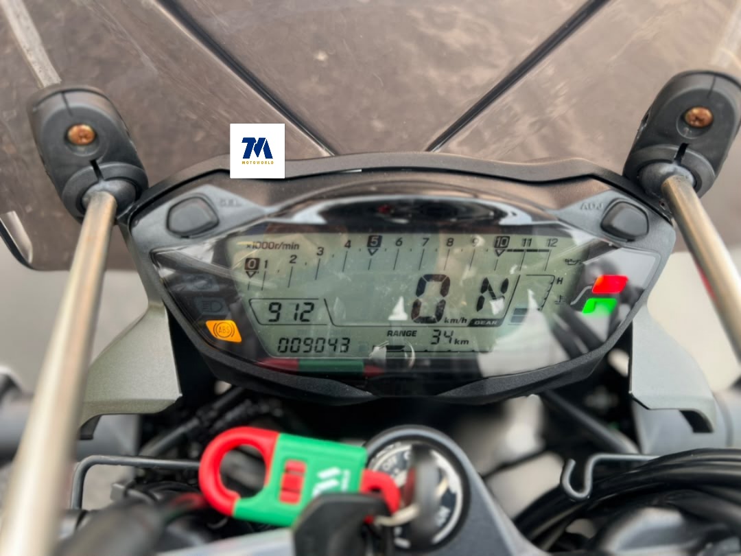2025 Suzuki SV650 | Slip On Yoshimura Muffler | Windshield | Head Lamp Protector - Image 5
