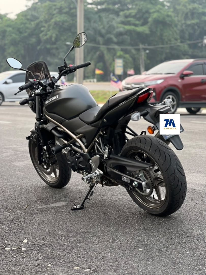 2025 Suzuki SV650 | Slip On Yoshimura Muffler | Windshield | Head Lamp Protector - Image 3