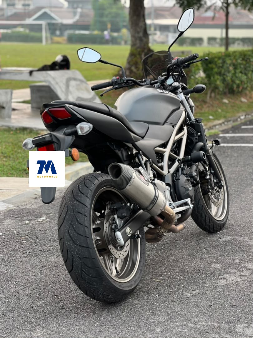 2025 Suzuki SV650 | Slip On Yoshimura Muffler | Windshield | Head Lamp Protector - Image 4