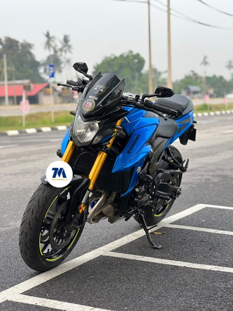 Front view of a blue Suzuki Gsxs750 motorcycle facing the camera