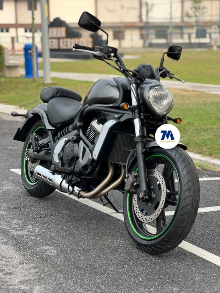 Kawasaki Vulcan S motorcycle front view