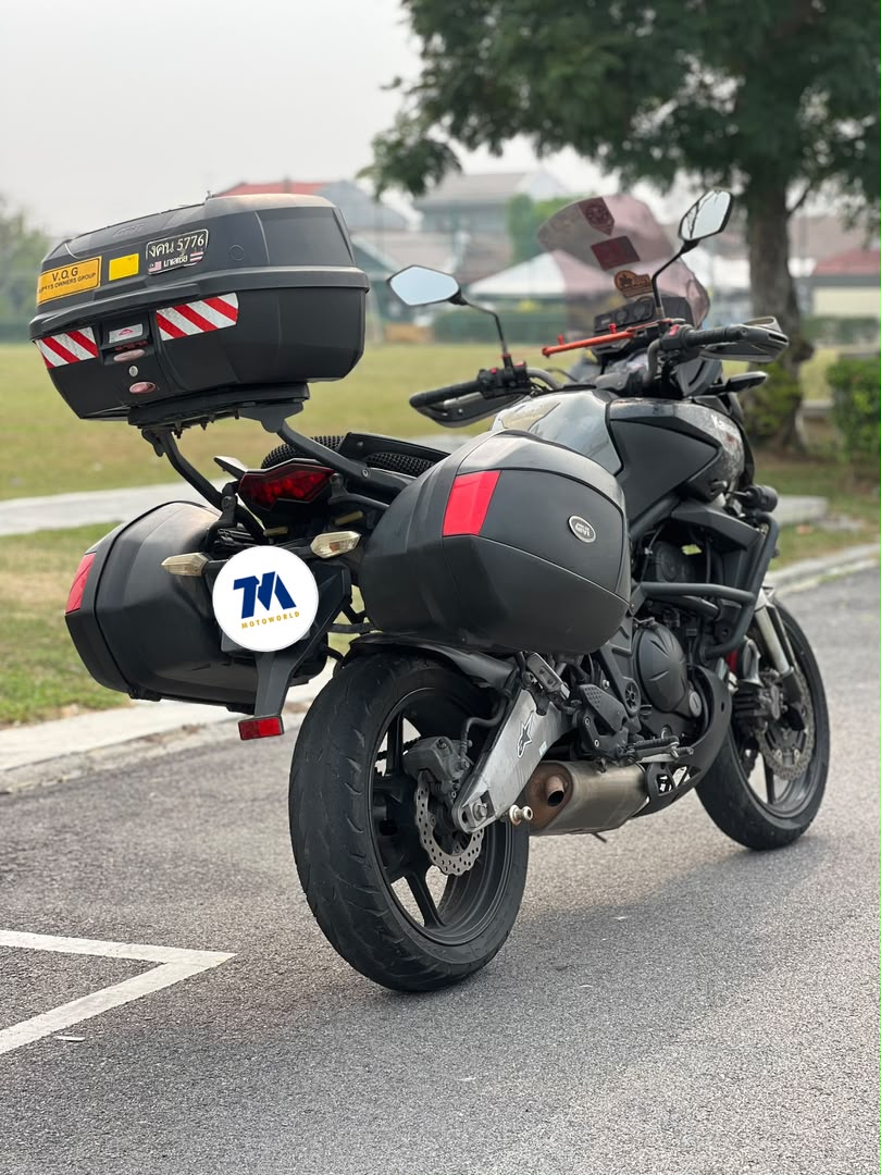 2012 Kawasaki Versys 650 | Top Box | Side Box | Windshield - Image 3